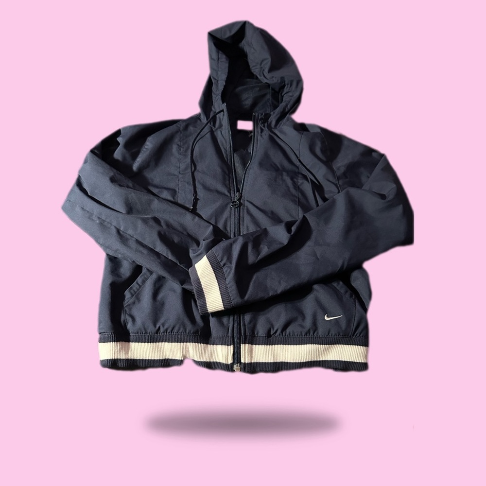 nike women’s windbreaker